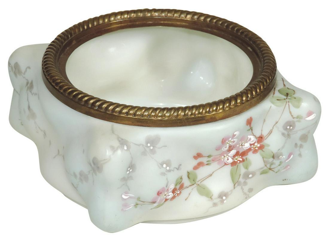 Art Glass, Wavecrest Dresser Box, unmarked open box in: Art Glass, Wavecrest Dresser Box, unmarked open box in Egg Crate mold, VG to Exc cond w/liner absent, 7"Sq.