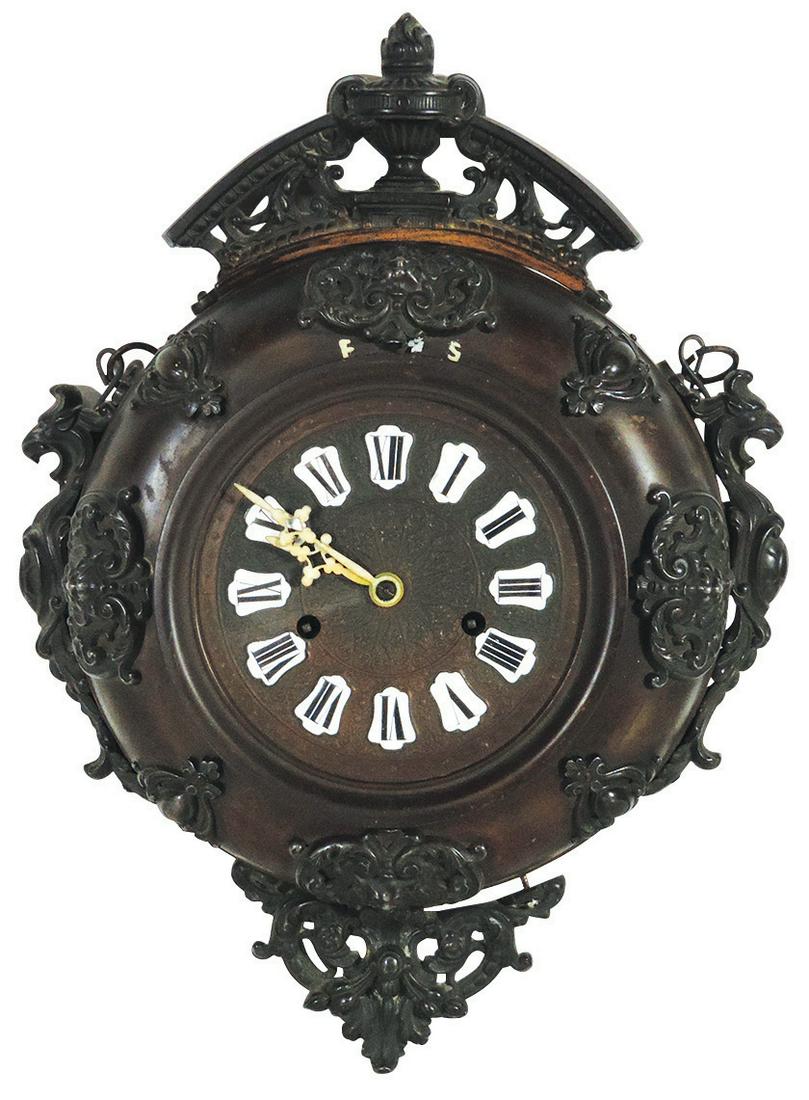 Clock, Victorian Renaissance Revival, round cartel: Clock, Victorian Renaissance Revival, round cartel w/facial masks & griffins, unmarked, Good to VG non-working cond, 17"H x 12"W x 4"D.