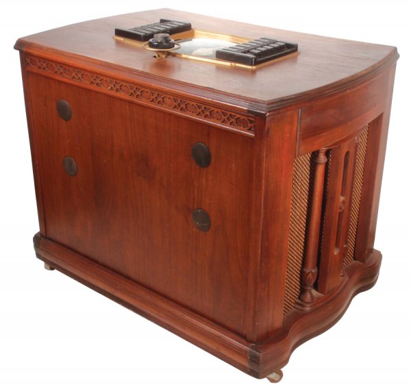 Radio, Zenith End Table, mahogany, cabinet in VG: Radio, Zenith End Table, mahogany, cabinet in VG cond, untested, 21.5"H x 26.5"L.