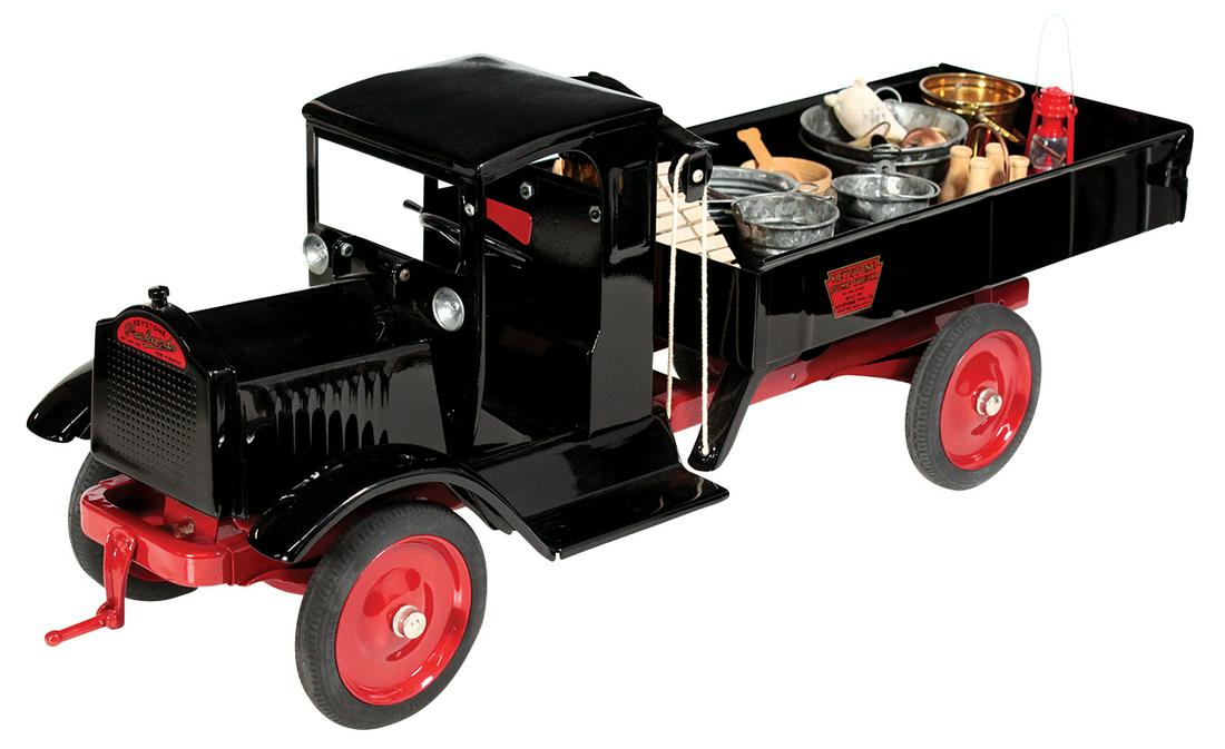 Toy Truck, Keystone Packard Hydraulic Lift Dump Truck: Toy Truck, Keystone Packard Hydraulic Lift Dump Truck Model #62, pressed steel, c.1925, Exc prof restored cond noting cylinder inoperative, later cargo display miniatures, 28"L.