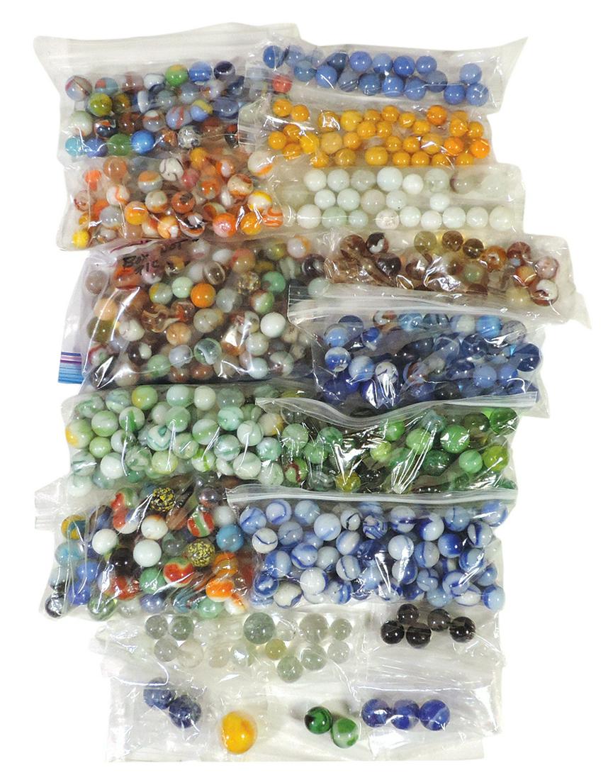 Marbles (18), large variety of well over 250 glass marbles, pre-sorted by color or types in 18: Marbles (18), large variety of well over 250 glass marbles, pre-sorted by color or types in 18 packs, Exc cond, mostly 5/8" Dia.