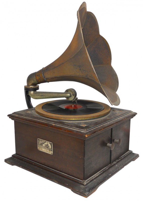 RCA Victor record player w/horn, walnut case, Goo: RCA Victor record player w/horn, walnut case, Good untested cond, missing crank & rust on horn, 25"H x 15"W x 16"D.