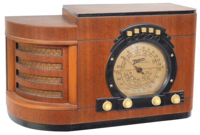 Zenith radio, Multi-Band, Police, SW Broadcast &: Zenith radio, Multi-Band, Police, SW Broadcast & Automatic, Model 6-8-322, Good untested cond, 12"H x 20"W.