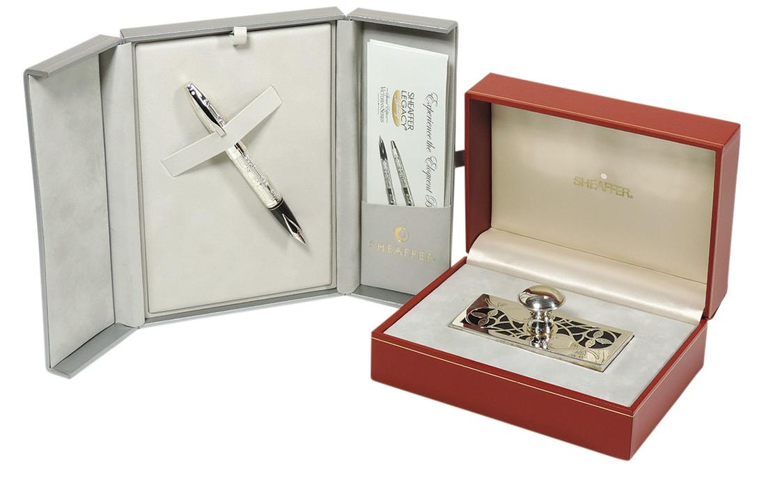 Fountain Pen & Blotter, Sheaffer Legacy Victorian Sterling Silver Fine Point w/18K Nib, #9044-0 &: Fountain Pen & Blotter, Sheaffer Legacy Victorian Sterling Silver Fine Point w/18K Nib, #9044-0 & Sheaffer Nostalgia Rocker Blotter, Sterling, England #49316, both NOS White Dots in orig cases.