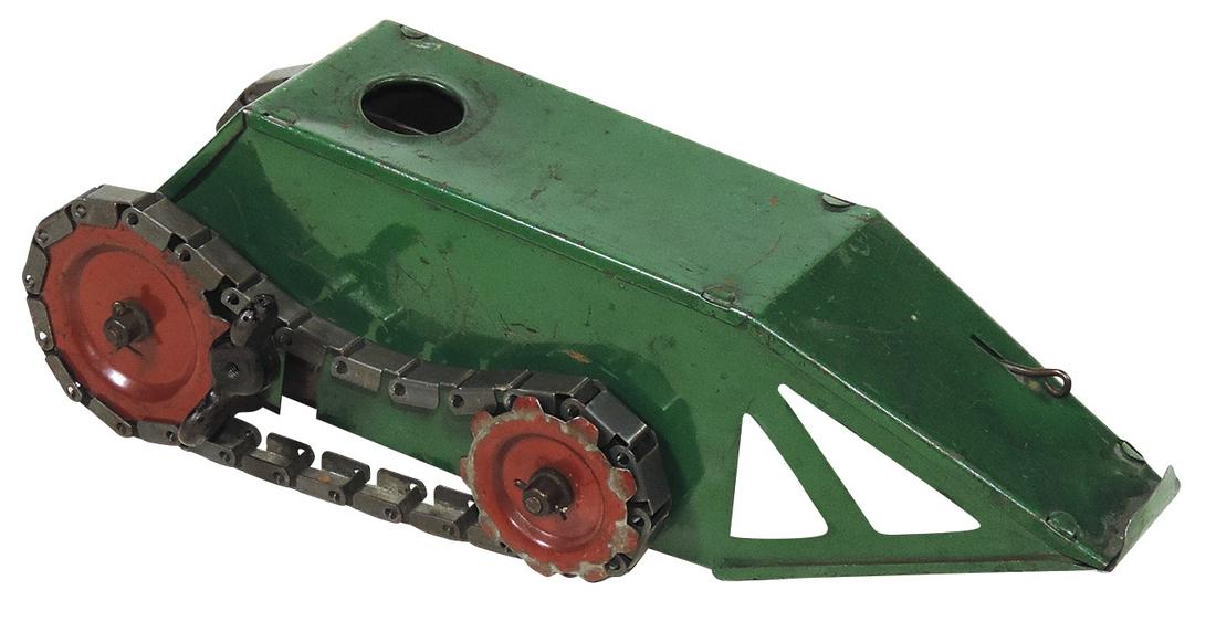 Toy WWI Clockwork Tank, pressed steel, mfgd by Structo, VG working cond w/turret absent, 12"L.: Toy WWI Clockwork Tank, pressed steel, mfgd by Structo, VG working cond w/turret absent, 12"L.