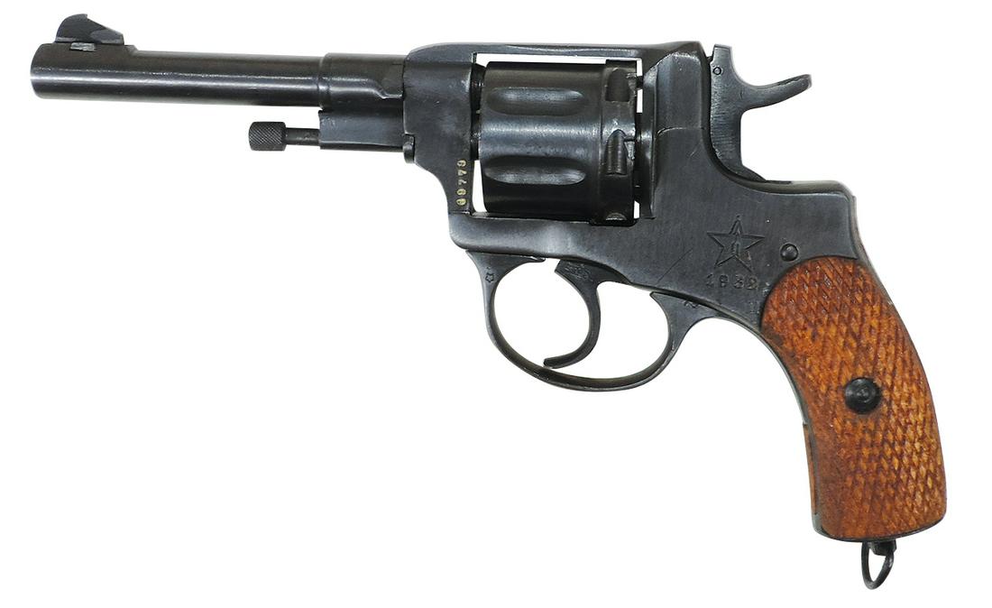 Firearm, Russian Model 1895 Nagant Revolver, 7.62mm, 3.75" barrel, dtd 1932 Tula Arsenal, VG+ cond,: Firearm, Russian Model 1895 Nagant Revolver, 7.62mm, 3.75" barrel, dtd 1932 Tula Arsenal, VG+ cond, 10"L.