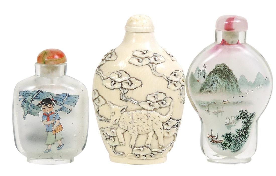 Chinese Snuff Bottles (4), 2 carved bone, 1 w/scrimshaw whaling scene & 2 reverse-painted glass, Exc: Chinese Snuff Bottles (4), 2 carved bone, 1 w/scrimshaw whaling scene & 2 reverse-painted glass, Exc cond, largest 3.5"H.