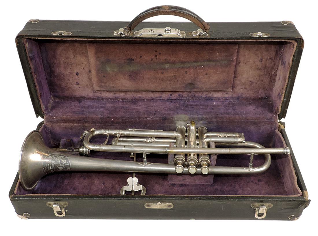 Musical Instrument Olympian trumpet, mfgd for Cole & Dunas, silver-plated brass, c.1930s, 19.5"L,: Musical Instrument Olympian trumpet, mfgd for Cole & Dunas, silver-plated brass, c.1930s, 19.5"L, 4.5" bell, VG untested cond w/mouthpiece, marching lyre & case.