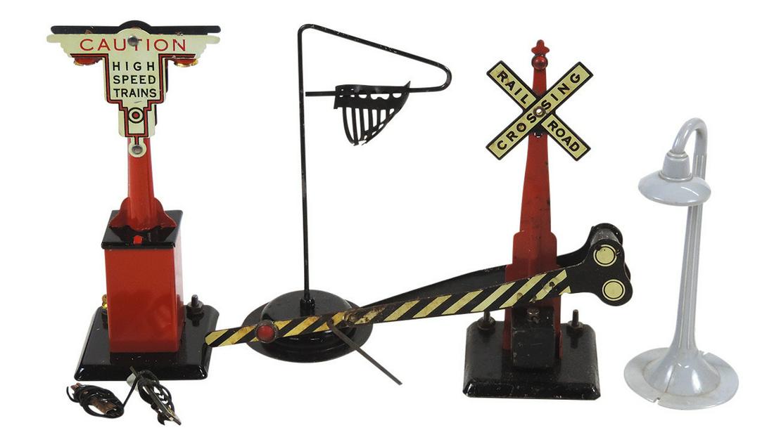 Toy Electric Train Accessories (4), Marx auto crossing gate & others, in orig boxes, pressed metal, (1 of 2)