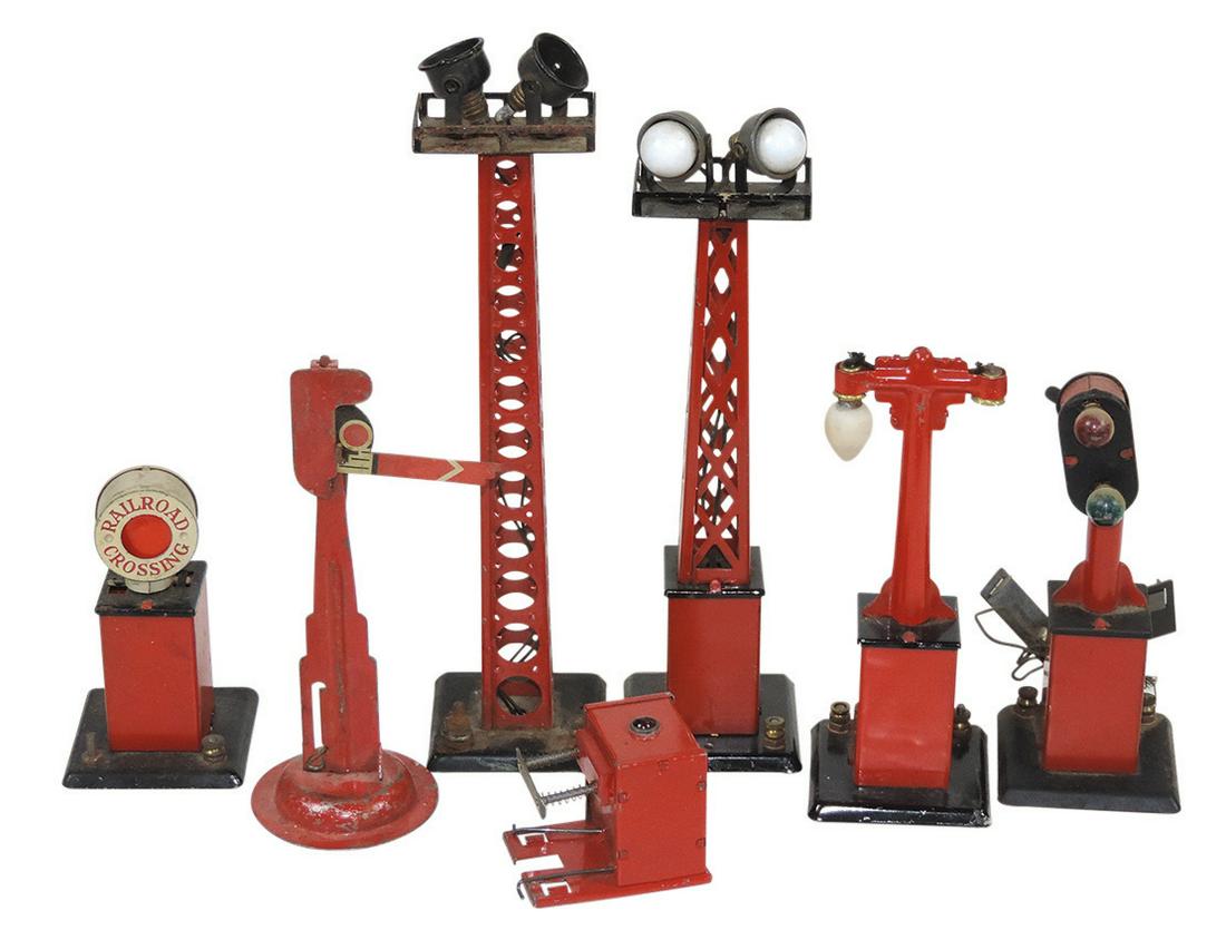 Toy Electric Train Accessories (7), Marx searchlight towers, lamps, crossings & others, pressed (1 of 1)