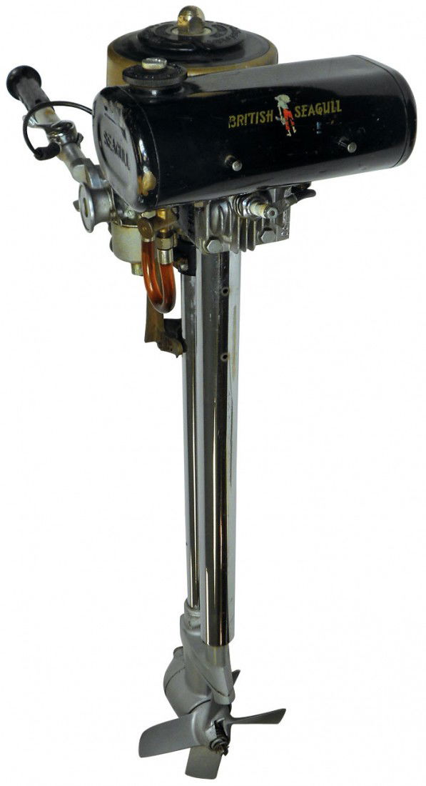 0552 Boat outboard motor, British Seagull, a very clea Lot 0552