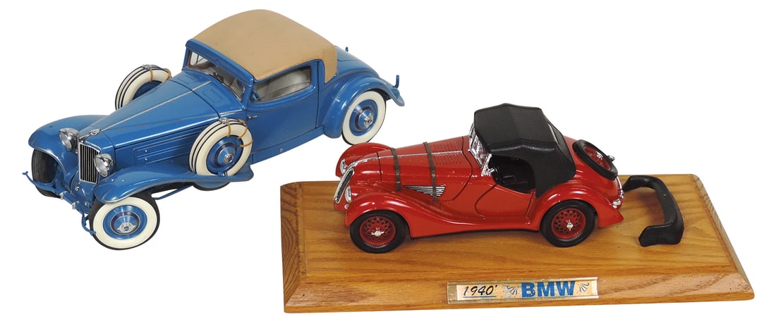 Toy Scale Model Cars (2), 1929 Cord by Danbury Mint & 1940 BMW by Road Legends, Exc cond, larger: Toy Scale Model Cars (2), 1929 Cord by Danbury Mint & 1940 BMW by Road Legends, Exc cond, larger 12.5"L.