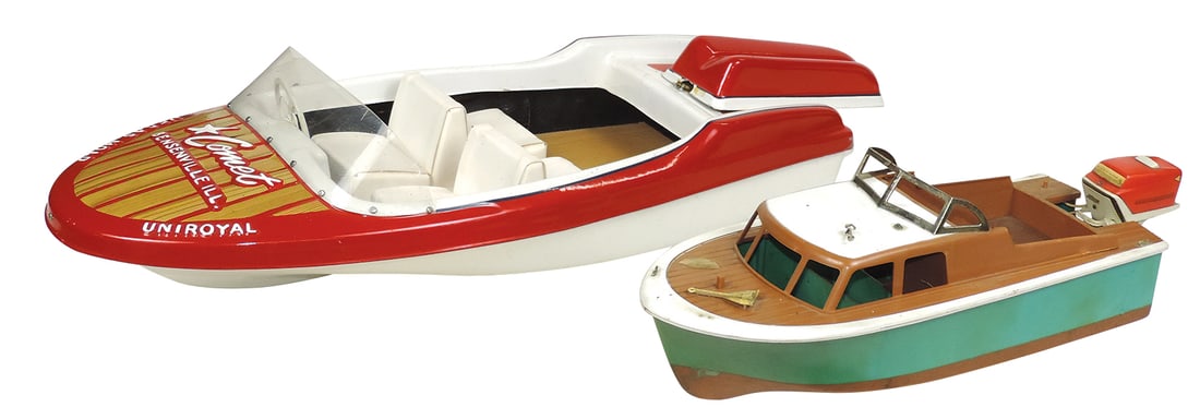 Toy Boats (2), large fiberglass Comet & plastic Cabin Cruiser w/B-O Scott-Atwater outboard motor, VG: Toy Boats (2), large fiberglass Comet & plastic Cabin Cruiser w/B-O Scott-Atwater outboard motor, VG cond, the latter w/a few losses, larger 30"L.