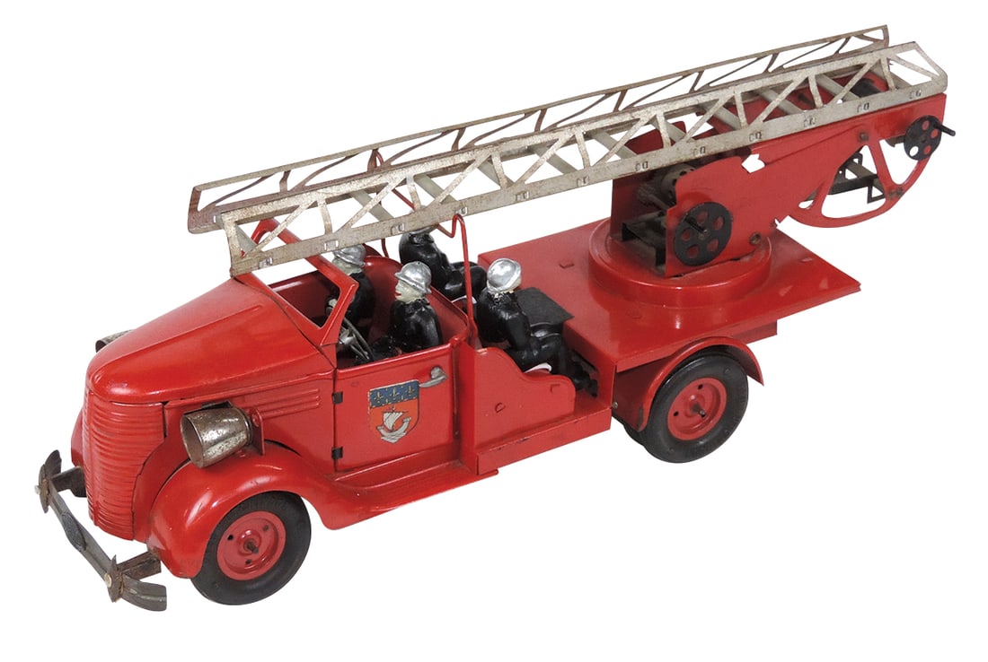 Toy Fire Truck, Fabrication Francaise Ladder Truck, pressed steel windup w/B-O headlights & orig: Toy Fire Truck, Fabrication Francaise Ladder Truck, pressed steel windup w/B-O headlights & orig composition figures, missing ladder extension, o/wise Exc working cond, 15.5"L.