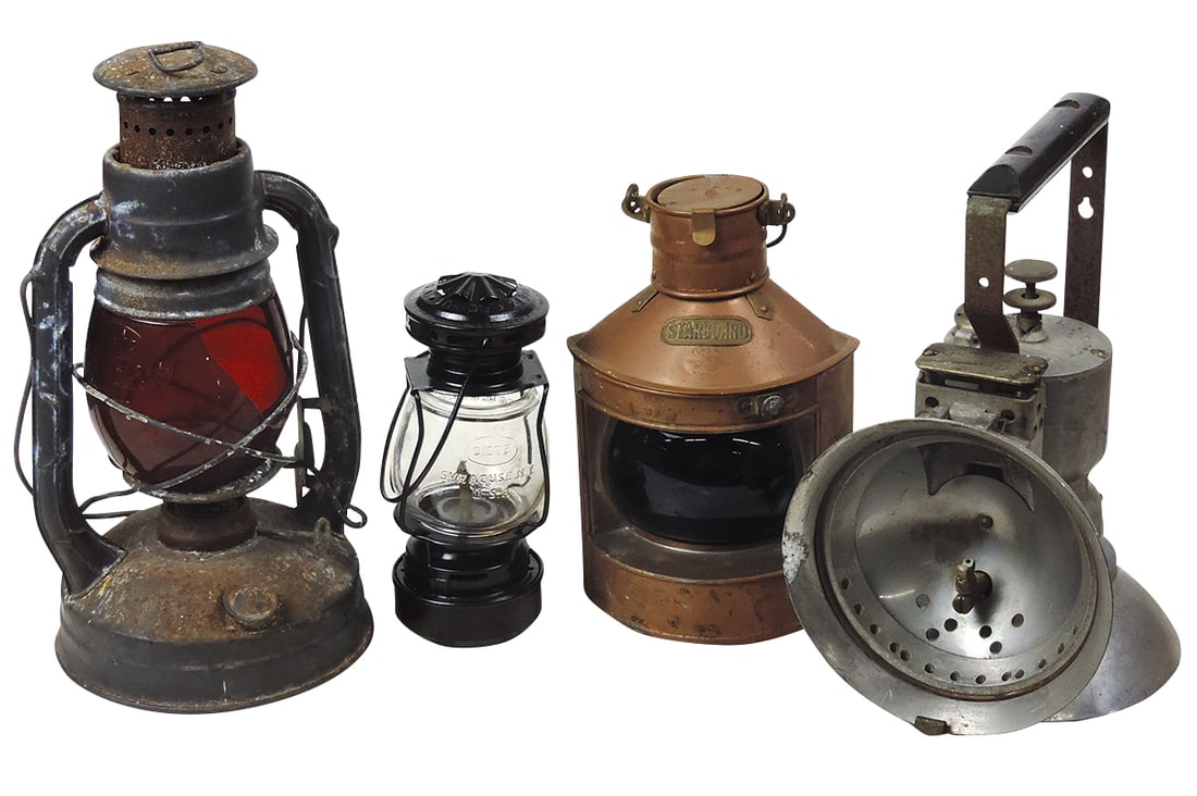 Lighting (4), Safety & Signal Lamps, Union Carbide Model A, nautical lamp, Little Wizard w/red lens (1 of 1)