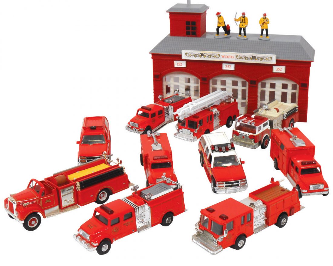 0518 Toy Fire Engines & Firehouse, 13piece diec