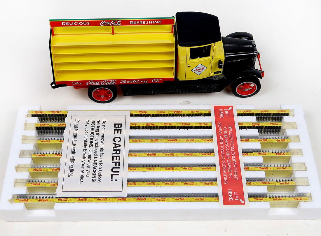 Coca-Cola, Scale 1928 Delivery Truck, die-cast, New on box, 15.5" L. (1 of 3)