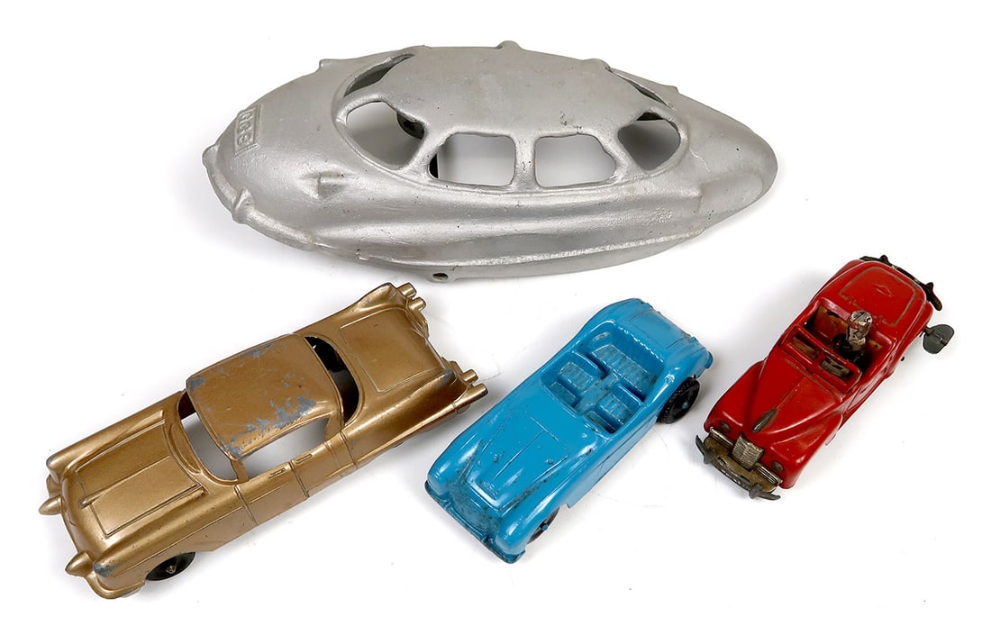 Toy Scale Models (4), Tootsietoy Car Austin Blue, die-cast, Structo Cadilla (1 of 3)