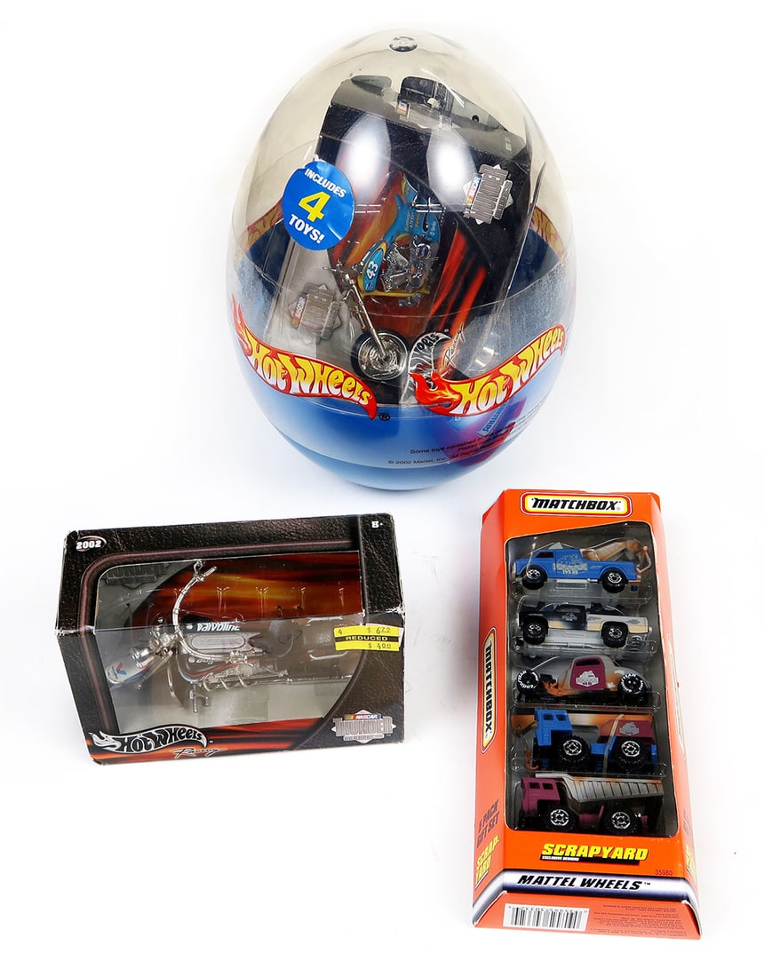 Hot Wheels NASCAR Thunder Rides Motorcycle, NASCAR Egg, Incl 4 toys & Match (1 of 4)