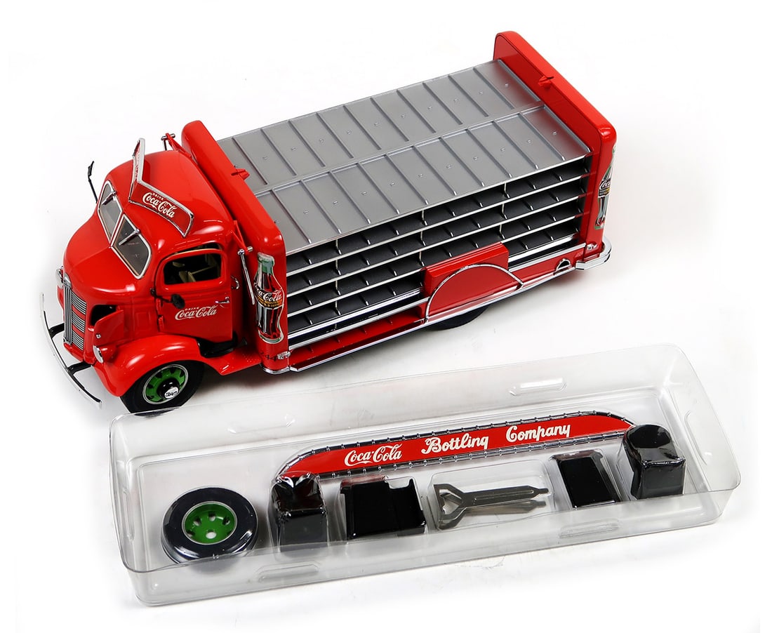 Coca-Cola Replica of the 1938 Delivery Truck, die-cast, New In Box, 16.5" L: Coca-Cola Replica of the 1938 Delivery Truck, die-cast, New In Box, 16.5" L.