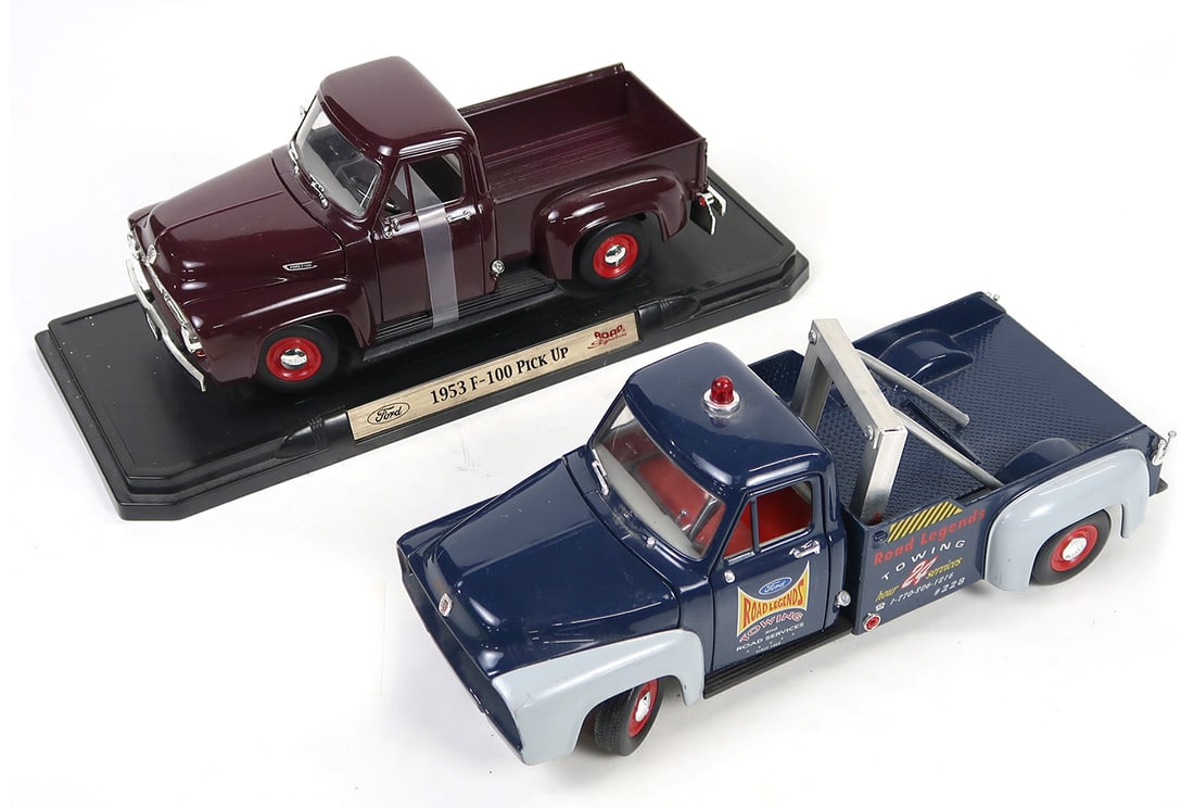 Toy Scale Models (2), Road Signature 1953 Ford F-100 Pickup & Road Legends (1 of 2)