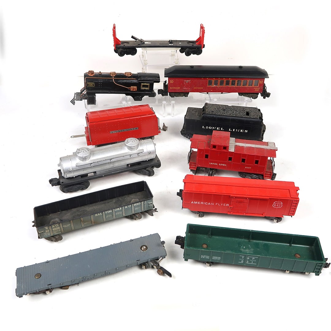 Toy Train (10), 5465 Tank Car, 6007 Caboose, 642 American Flyer Train Car, (1 of 1)