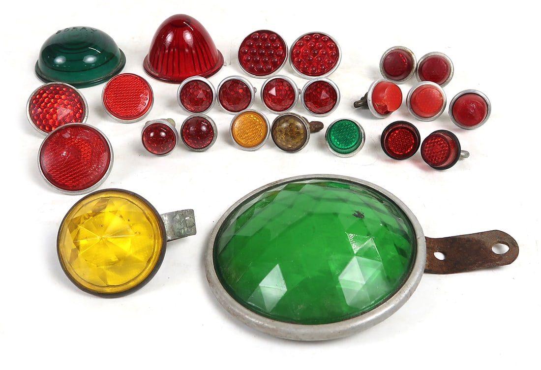 Automotive (25), Assorted Reflectors, Good to Fair cond, 6.5" L.: Automotive (25), Assorted Reflectors, Good to Fair cond, 6.5" L.