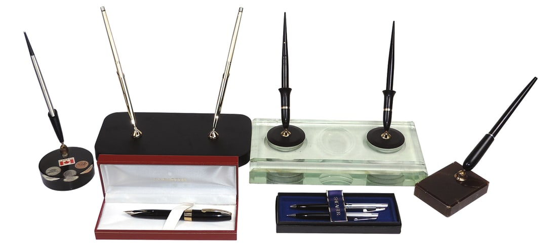 Fountain Pens & Desk Sets, Sheaffer 14k two-tone vac-fill in cut crystal stand, Sheaffer White (1 of 2)