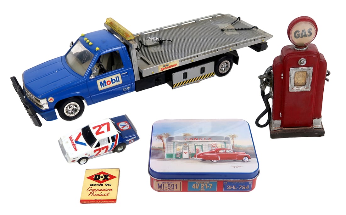 Petroliana Collectibles, 5 Pcs-mobil Car Hauler, Gas Pump, Conoco Tin, Valv (1 of 2)