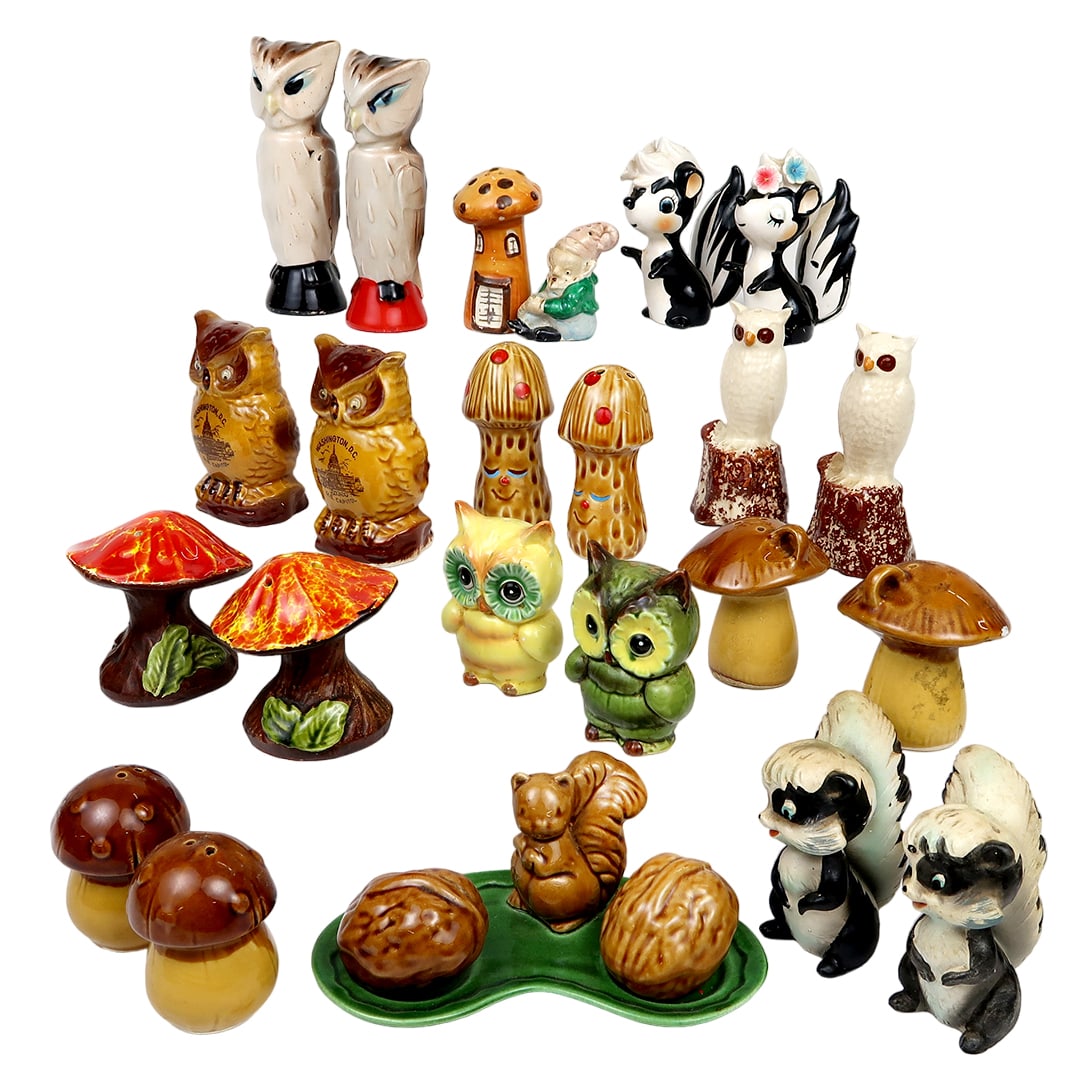 Salt & Pepper Shakers (12 Sets) Owl/animal/mushroom, Souvenir Of Washington (1 of 2)