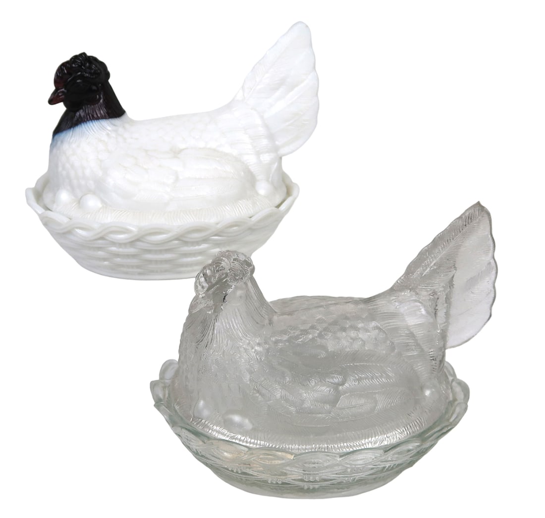 Collectibles (2) Purple Slag Hen On Nest, Clear Glass Hen On Nest, Unmarked: Collectibles (2) purple slag hen on nest, clear glass hen on nest, unmarked, exc cond, 6"l.