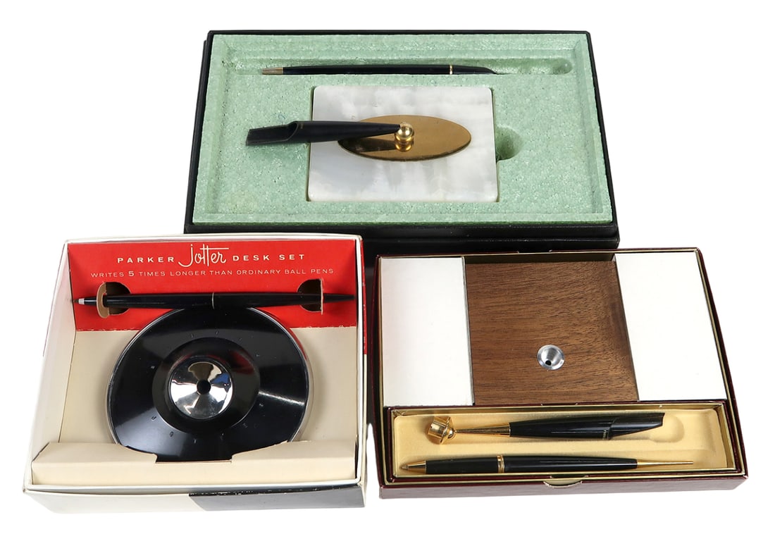 3 Boxed Parker Desk Sets, A 51 In Onyx Stand, A Ballpoint In Walnut Stand A: 3 boxed parker desk sets, a 51 in onyx stand, a ballpoint in walnut stand and a mib jotter, vg cond, largest 10"l.