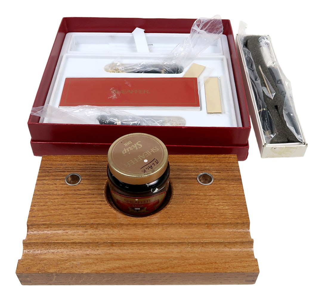 Sheaffer White Dot Desk Set, Oak Dbl Stand W/cartridge Fountain & Ballpoint (1 of 2)
