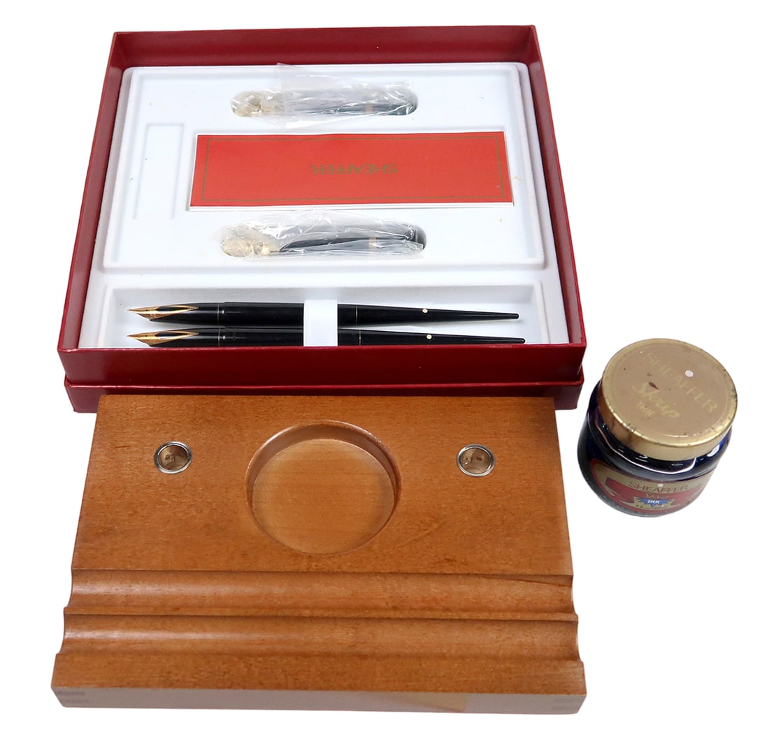Sheaffer White Dot Desk Set, Oak Dbl Stand W/two Imperial 14k Inlaid V Nib (1 of 2)