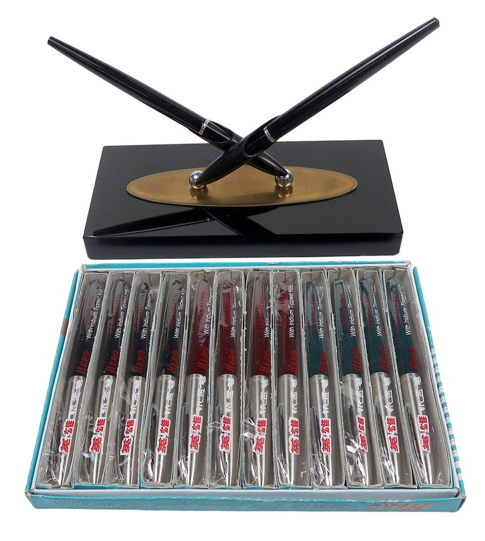 14 Fountain Pens, Pair Of Parker 51's Desk Pens In Blk Glass Stand & Boxed (1 of 2)