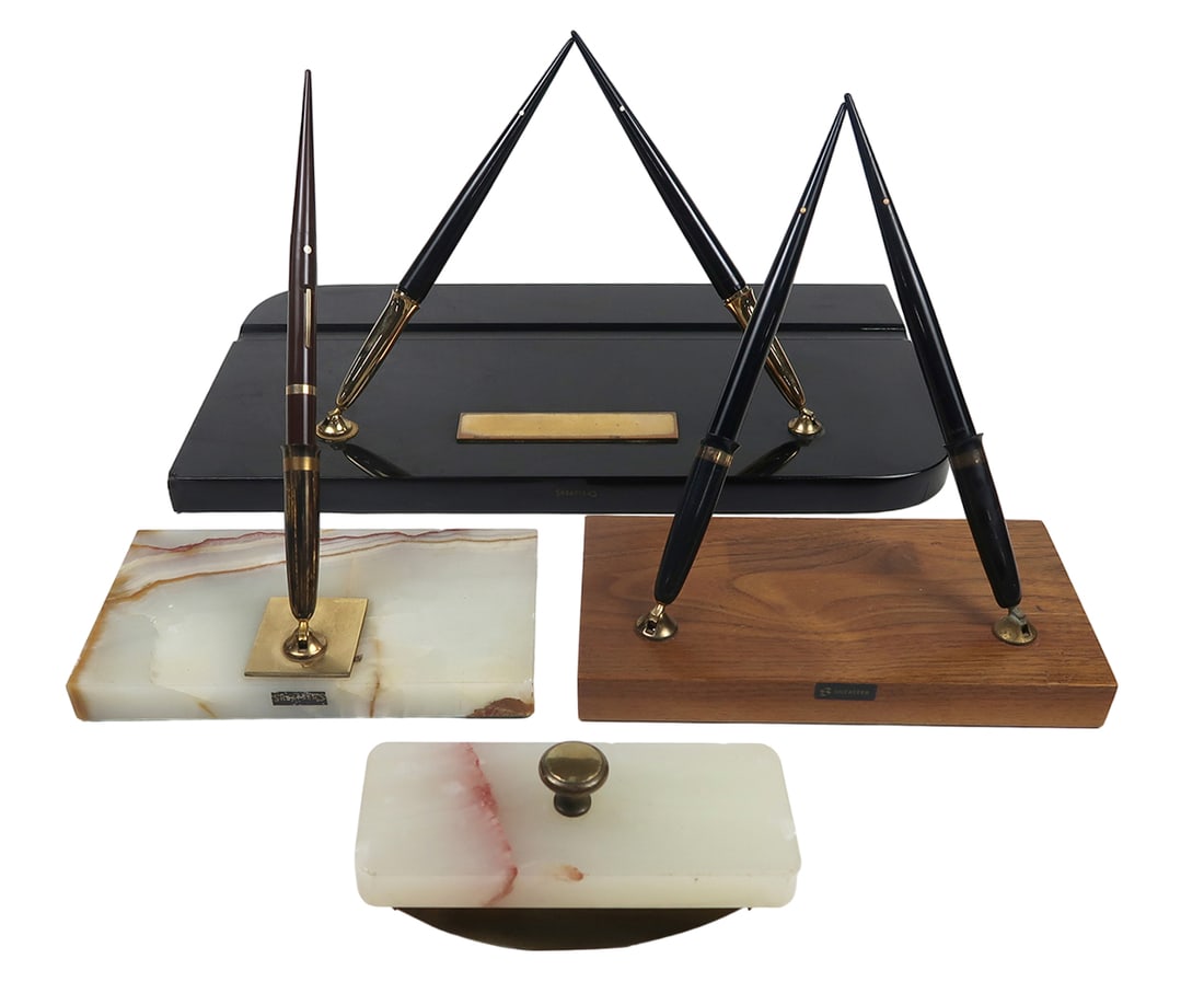 3 Sheaffer Desk Sets, A Large Blk Glass W/2 14k Inlaid V Nibs (chip On Base (1 of 2)