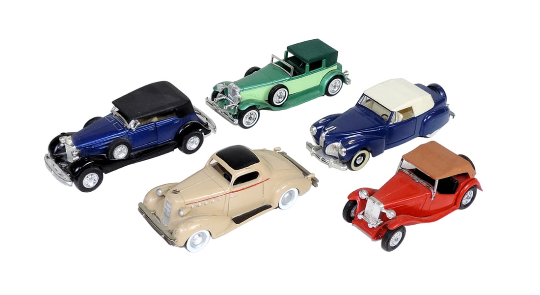 Toy Cars (5), 1933 Cadillac Welly car No. 8873 made in China, 1942 Lincoln: Toy Cars (5), 1933 Cadillac Welly car No. 8873 made in China, 1942 Lincoln Continental by RIO made in Italy, Matchbox Model of Yesteryear No. Y-8, 1945 MG T.C., made in England 1977, Matchbox model of