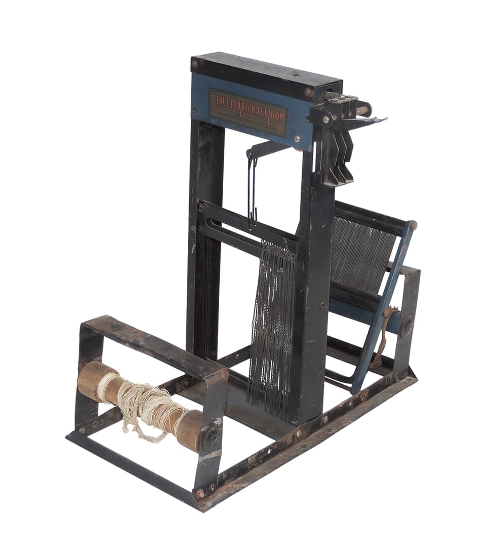 Toy Loom, Structo Artcraft Loom, Structo Mfg Co.-Freeport, IL, pressed stee (1 of 2)