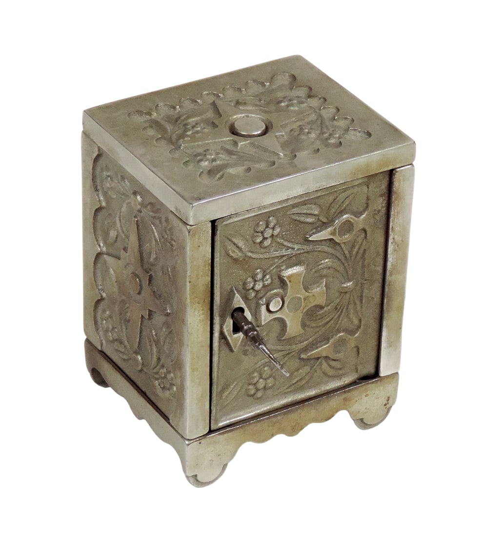 Bank, Key lock safe still bank No. 50, mfgd by The J.&E. Stevens Co.- Cromw (1 of 3)