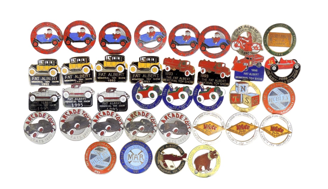 Souvenir Toy Show lapel pins (36), 10th Annual Fat Albert Toy Show-Minneapo: Souvenir Toy Show lapel pins (36), 10th Annual Fat Albert Toy Show-Minneapolis MN, Fat Albert Memorial Toy Shows 1992, 1994, 1995, 1996, 1998, 1999, 2002, Fat Albert Fun-omenal Toy Expositions 1985, 1