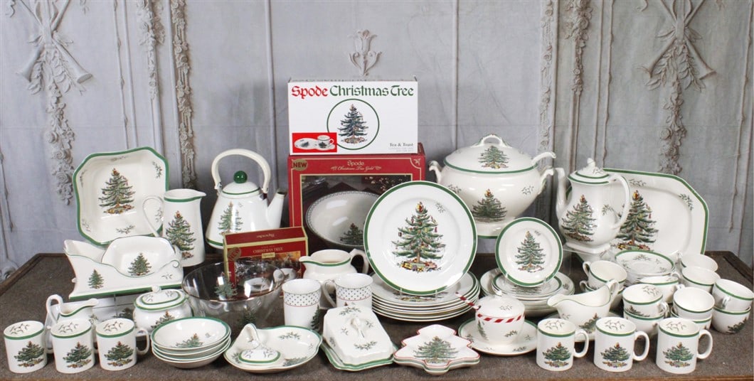 Spode Christmas Tree Dinnerware, over 75 pieces, extensive service for 6 with many extras including (1 of 3)