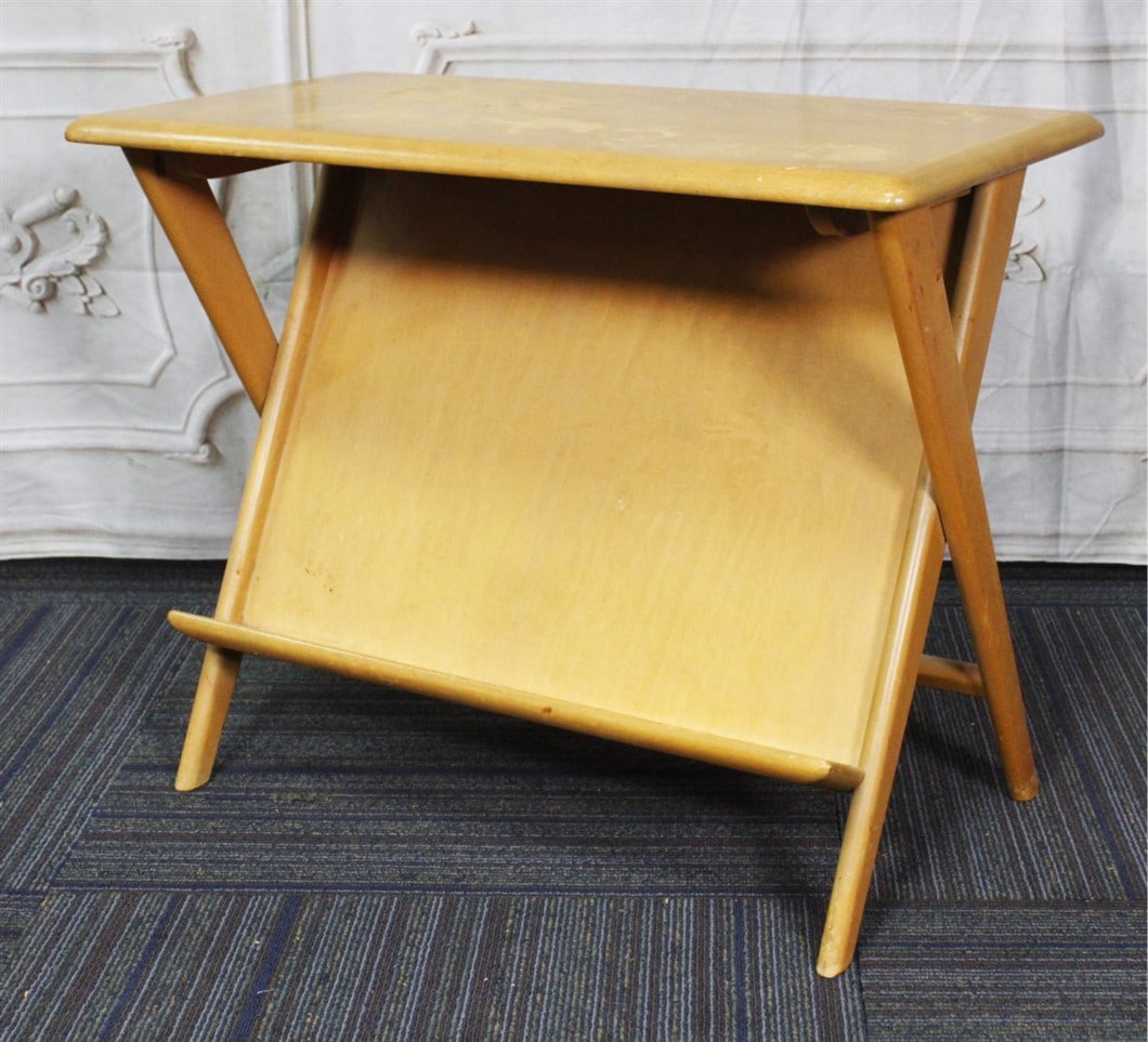 A Heywood-Wakefield Magazine Rest/end table in wheat finish, VG cond noting wear to top, 22"H x (1 of 1)