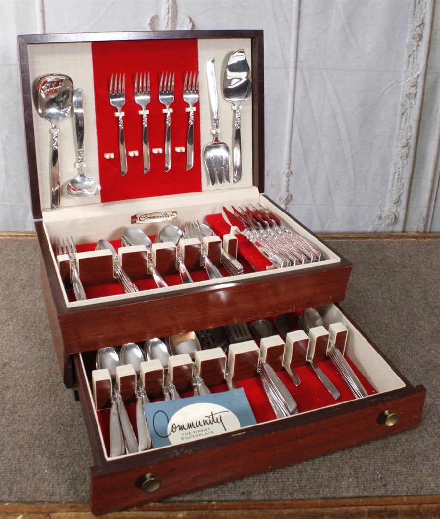 An Extensive Service of Community silverplate flatware in South Seas pattern, appears unused, 16"L (1 of 4)