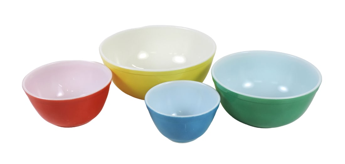 Vintage PYREX (4), Yellow, PYREX 404, 4 QT, Trade Mark 17, Green, PYREX 403: Vintage PYREX (4), Yellow, PYREX 404, 4 QT, Trade Mark 17, Green, PYREX 403, 2 1/2 QT, Trade Mark 38, Red, PYREX 402, 1 1/2 QT, Trade Mark 18, Blue, PYREX 401, Trade Mark 2, Made in USA, Ovenware, Exc