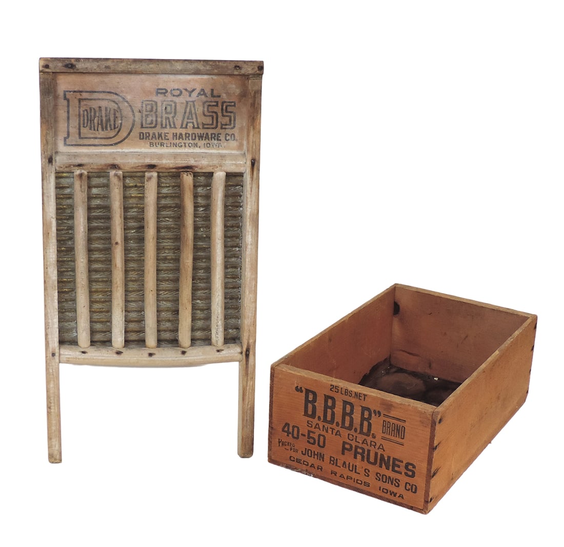 Burlington, Iowa Drake Hardware Washboard, wood & metal, Good weathered con (1 of 1)