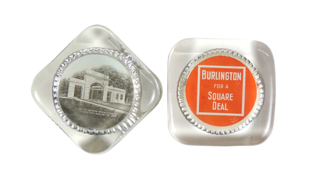 Burlington, Iowa Vintage Glass Paperweights (2), POTTER MEMORIAL ARCH ASPEN: Burlington, Iowa Vintage Glass Paperweights (2), POTTER MEMORIAL ARCH ASPEN GROVE CEMETERY & Burlington for a Square Deal, Exc cond, up to .75"H x 3.25"W x 3.25"D