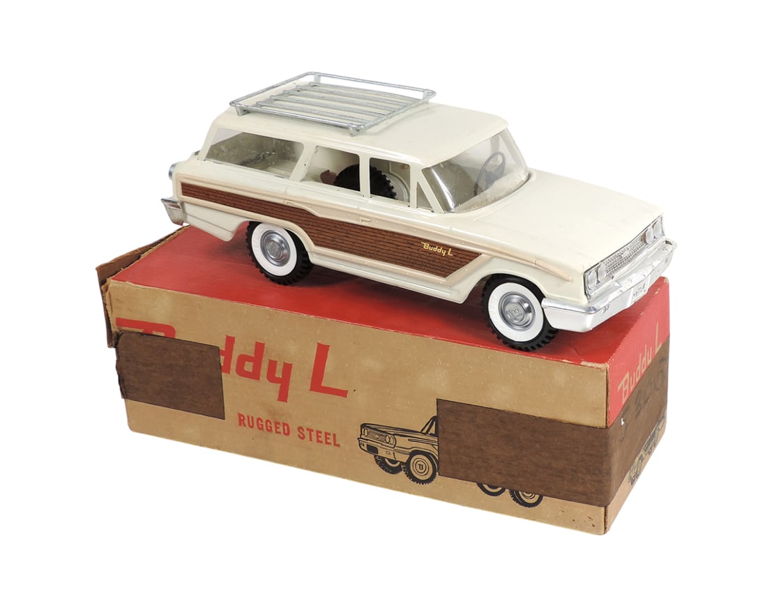 Toy, Buddy L Country Squire Ford Station Wagon w/box, No. 5305, pressed ste (1 of 2)