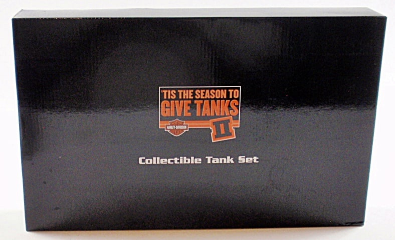 A Harley Davidson 2005 Tank Set (1 of 2)