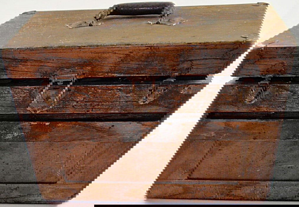 An Antique Oak Machinist Chest With Tools (1 of 3)