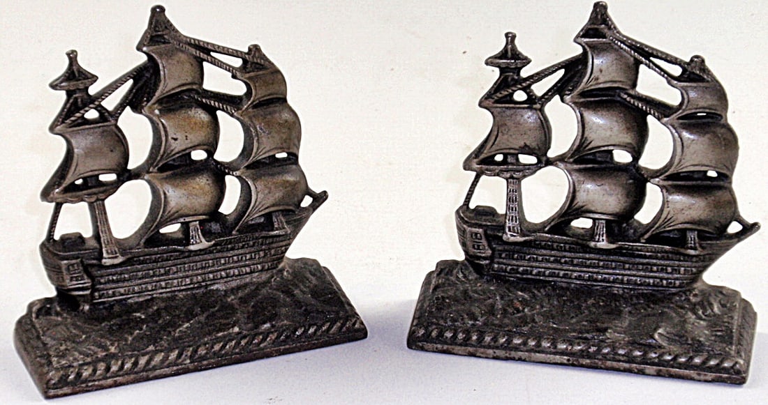 A Pair Of Cast Iron Ship Bookends (1 of 3)